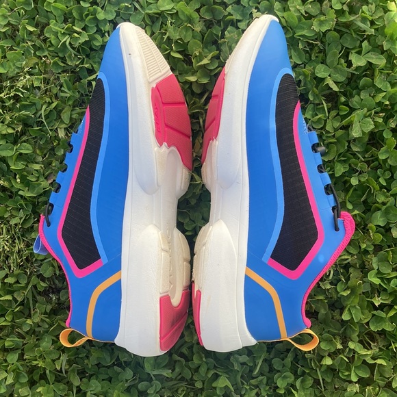 Vionic Guinn Bungee Lace Sneakers, size 8, NWOT - Picture 3 of 7